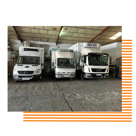 Tres camiones aparcados